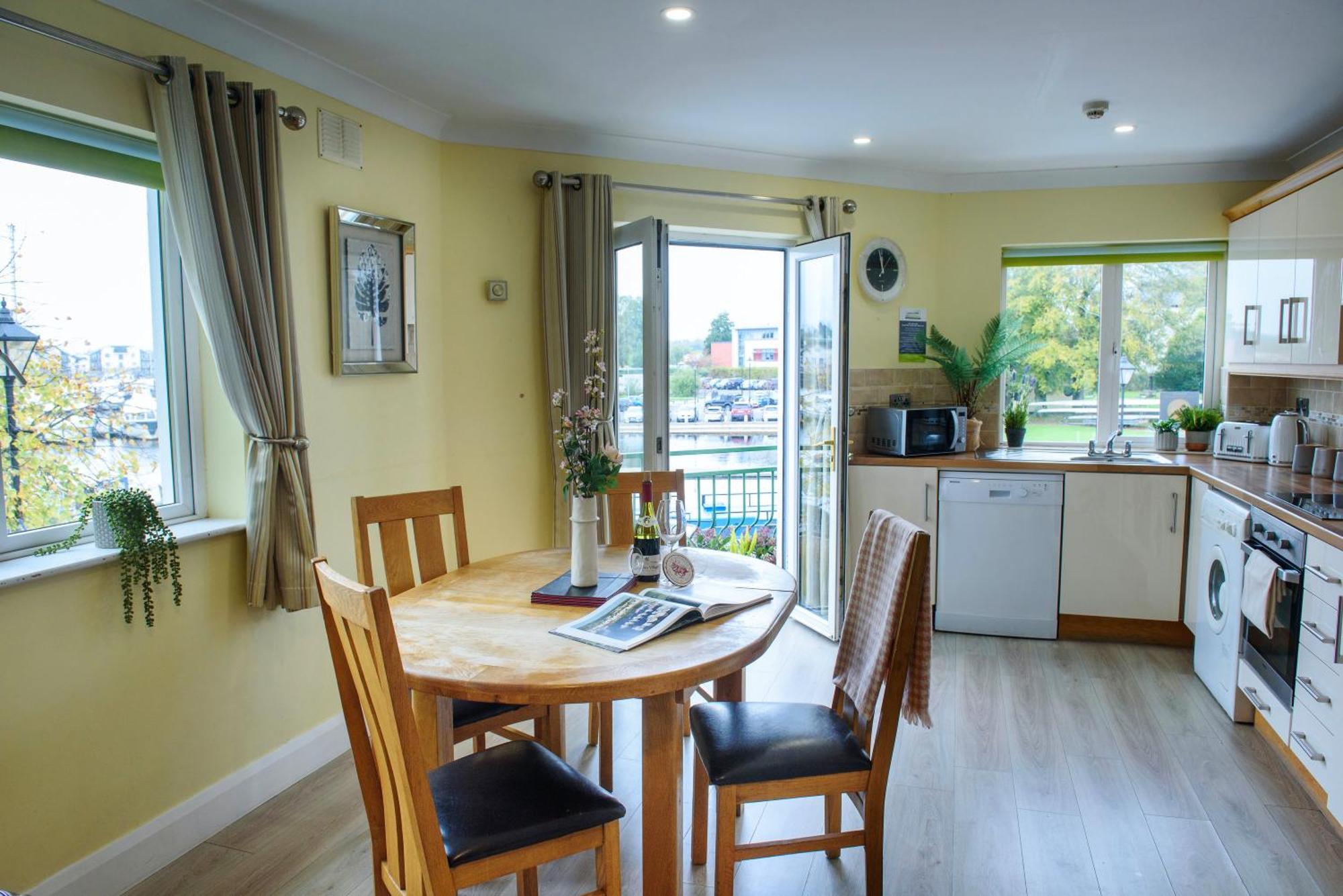 Waterfront Self Catering Houses Carrick-on-Shannon Экстерьер фото